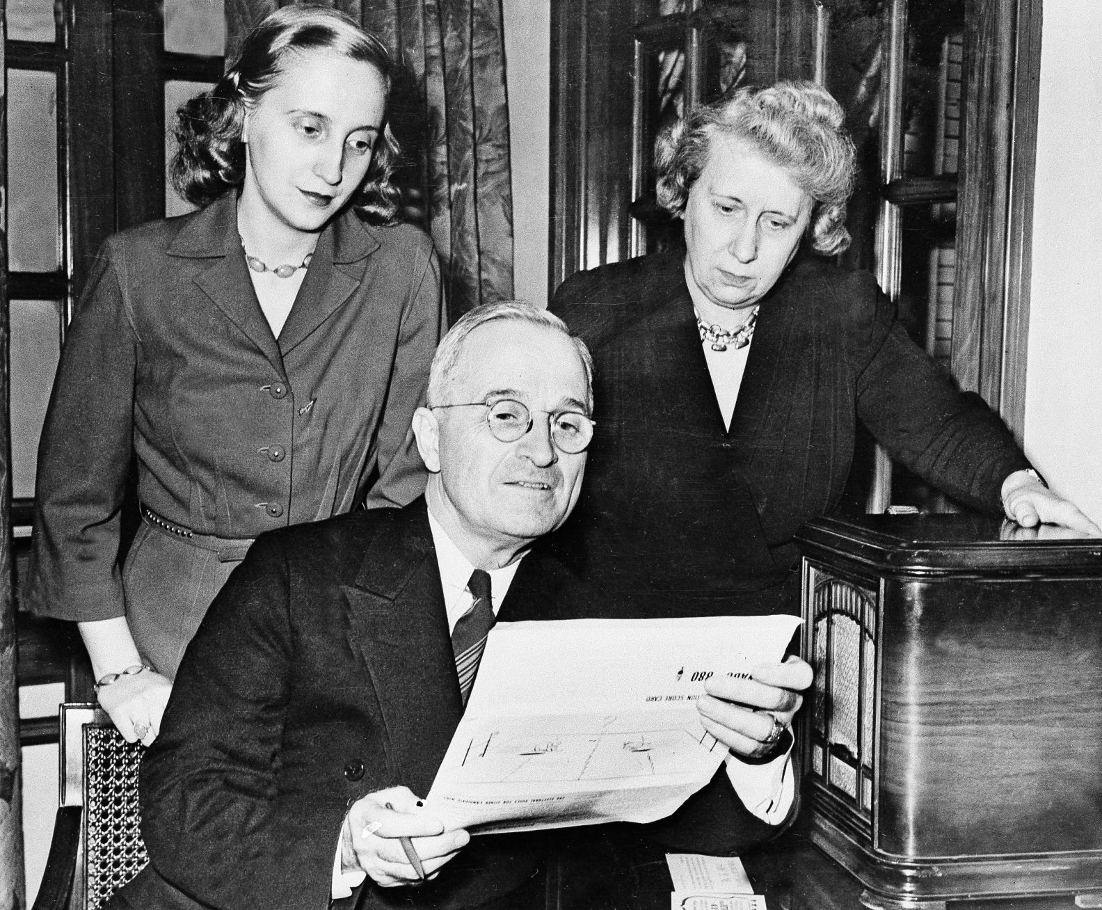 1944: Margaret Truman, Bess Truman, Harry S. Truman